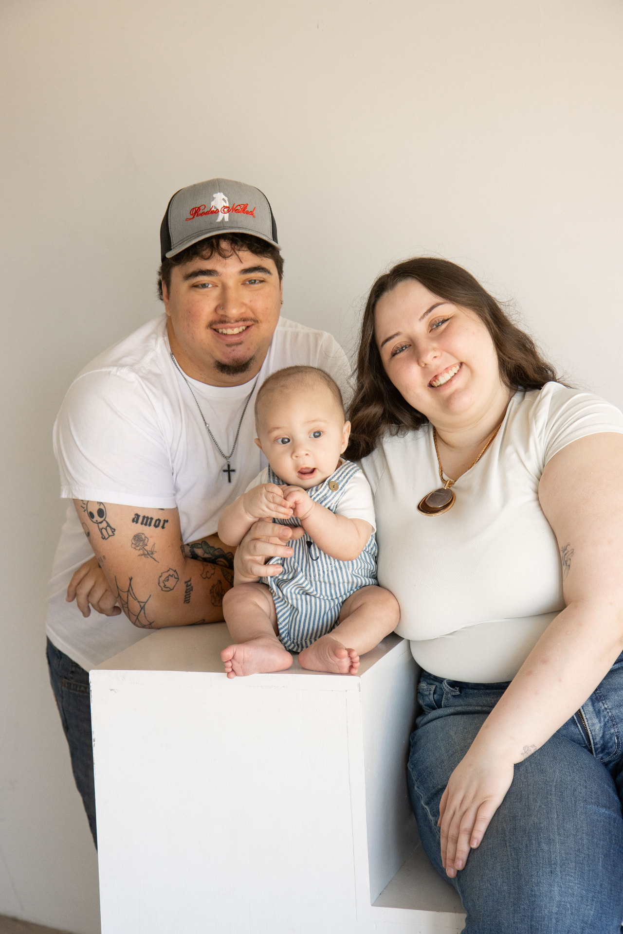 Daymian Collazo with his fiancée and son